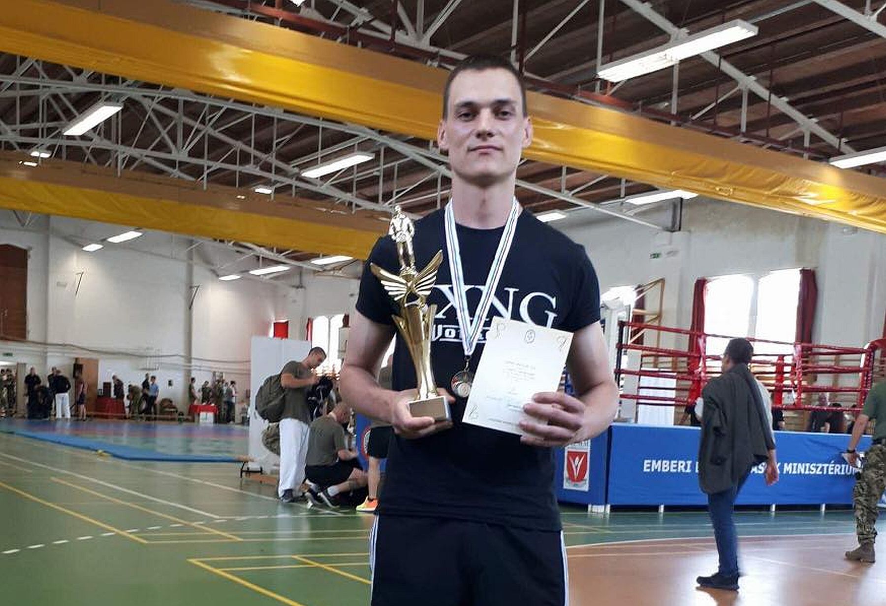 Nagy Bence megnyerte első boxmeccsét a Magyar Honvédség IV. Ludovika Viadalán